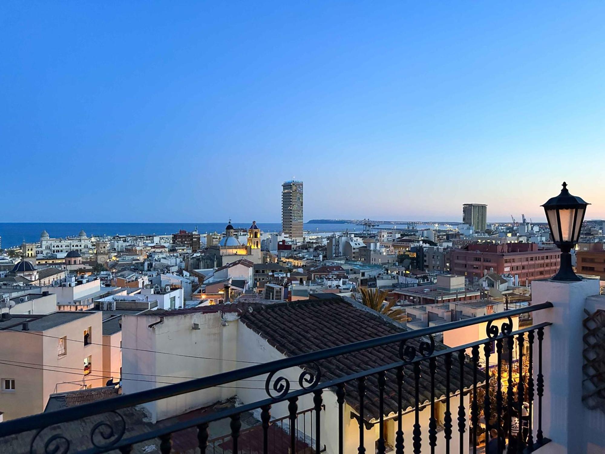 Casa Moll. Tradicion Y Bonitas Vistas De Alicante Exterior photo